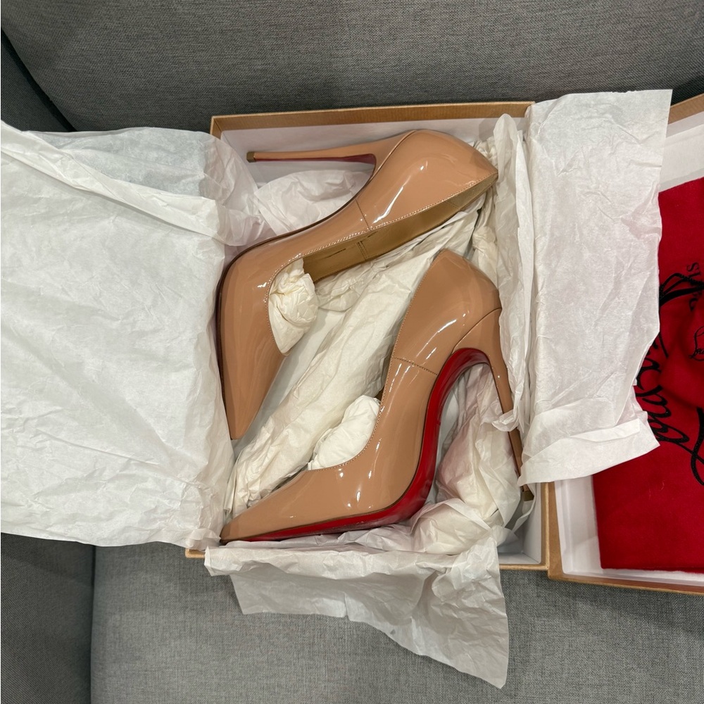 Christian Louboutin So Kate Pumps